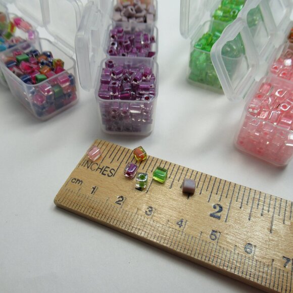Miyuki 4mm cube beads - Picture 11 of 13